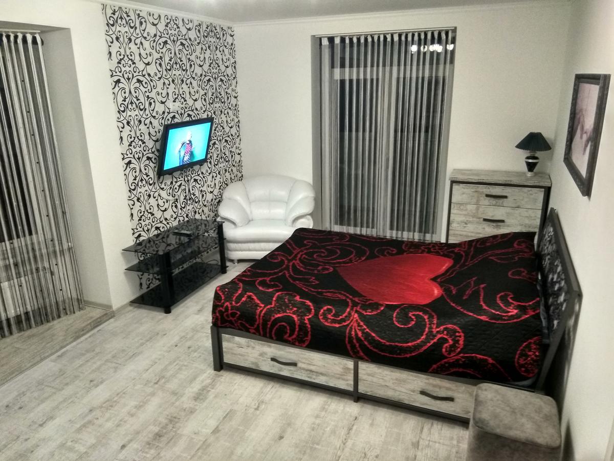 Home In Center With Jacuzzi ايفانو - فرانكيفسك المظهر الخارجي الصورة